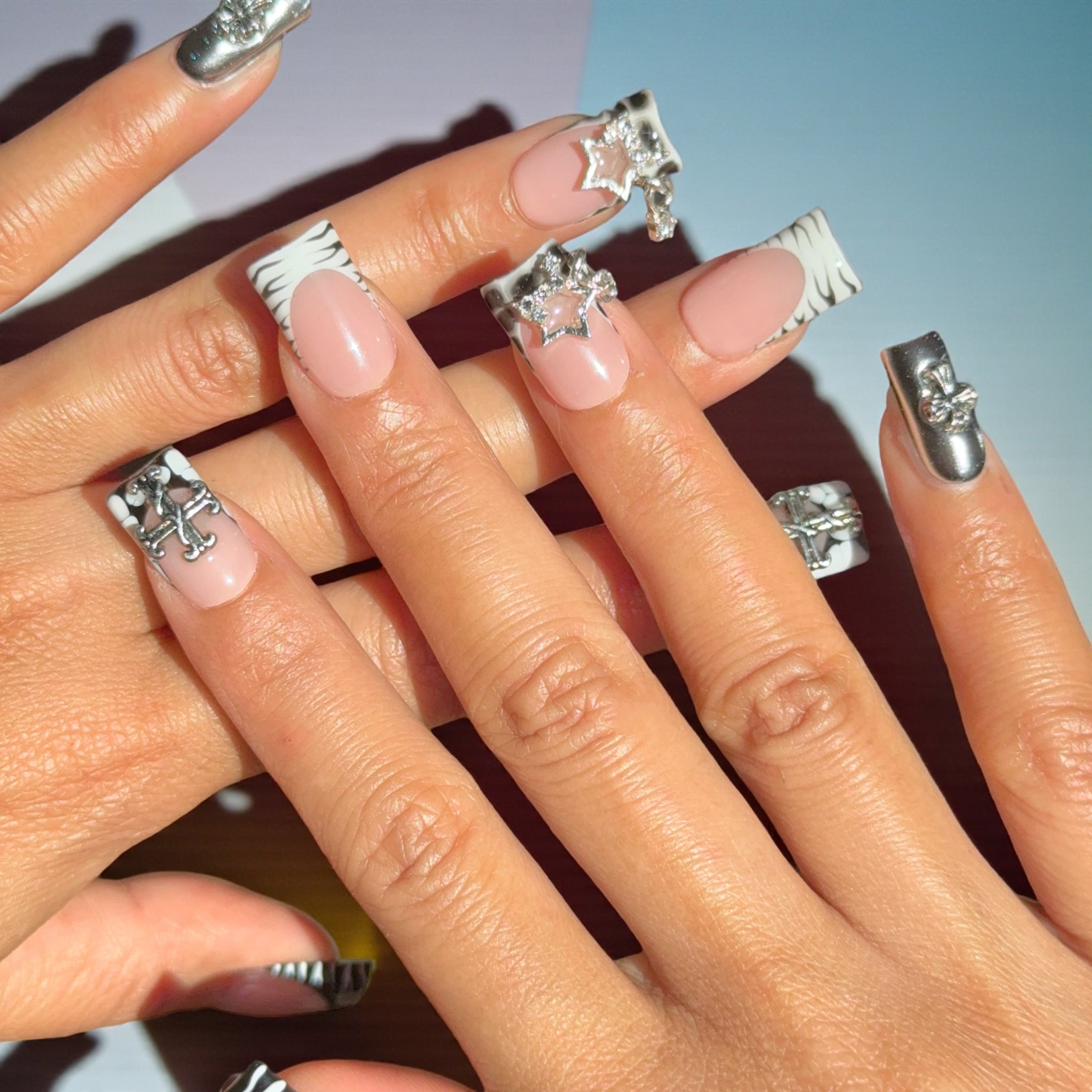 Chained Start Duck Nails