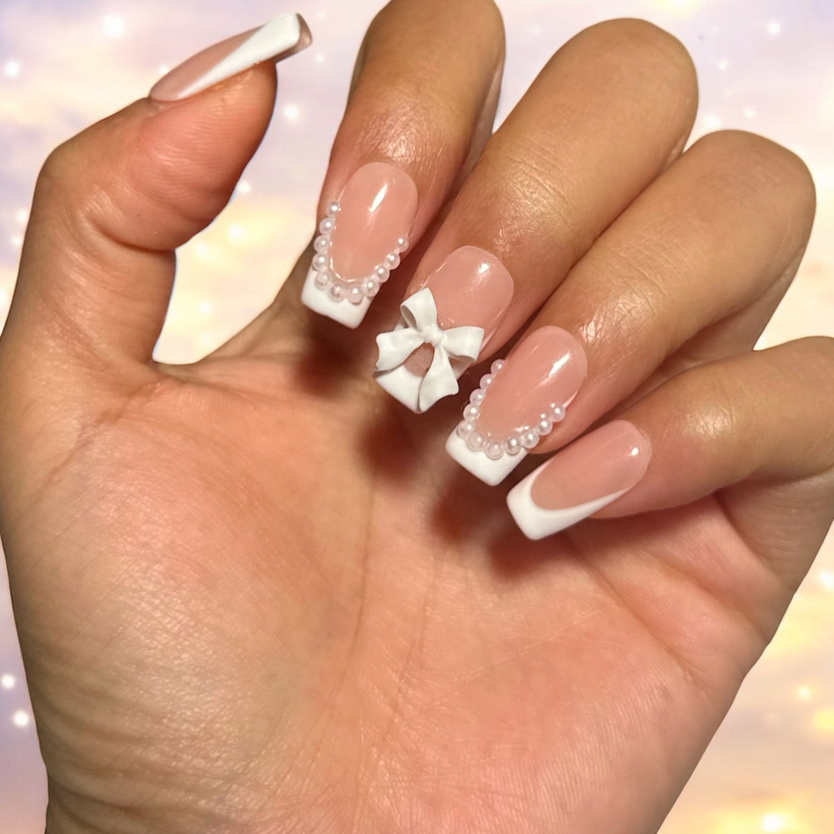 Classic White Bow press-on nail set, product photo 4