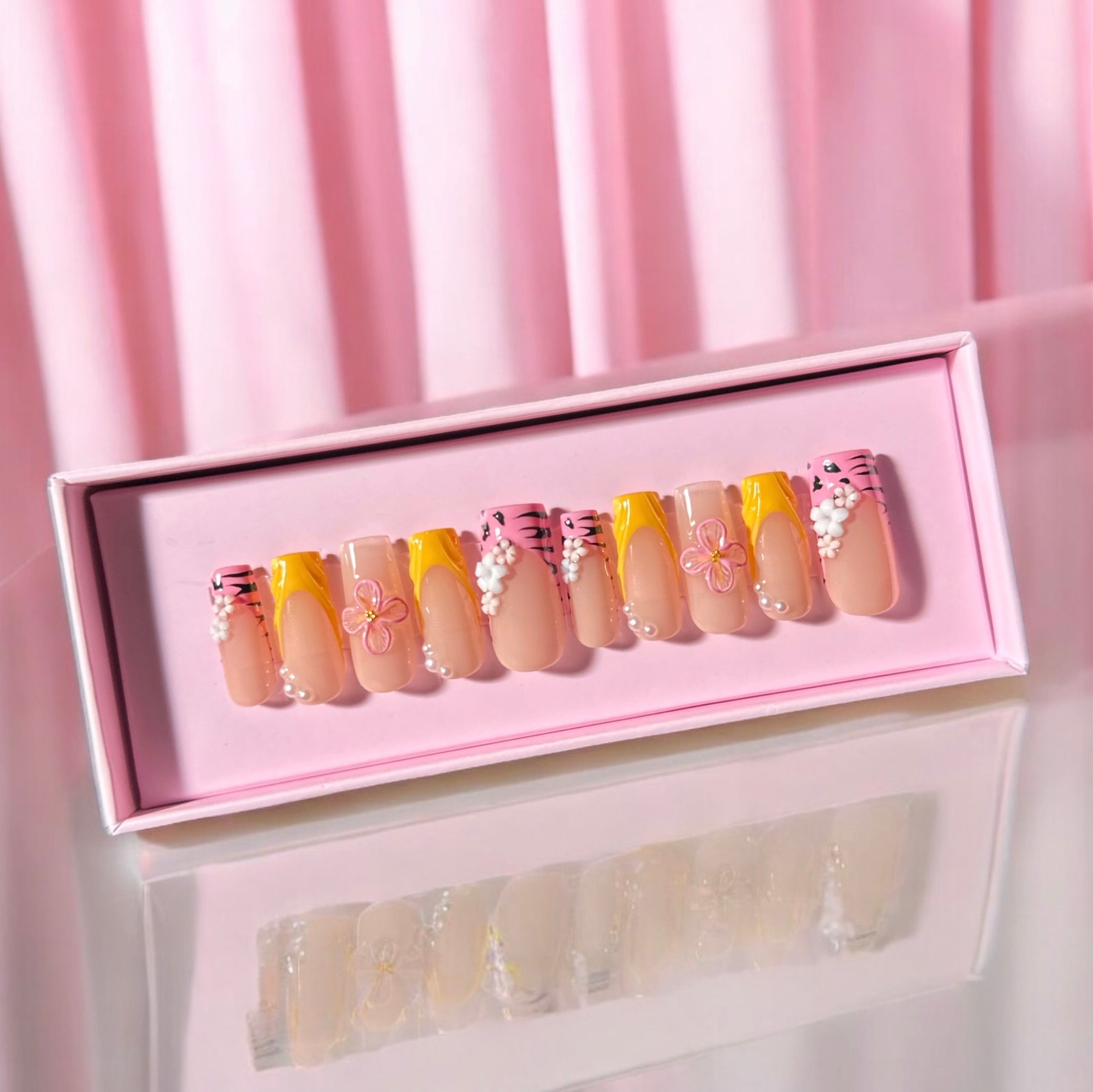 3D Flower yellow french tip