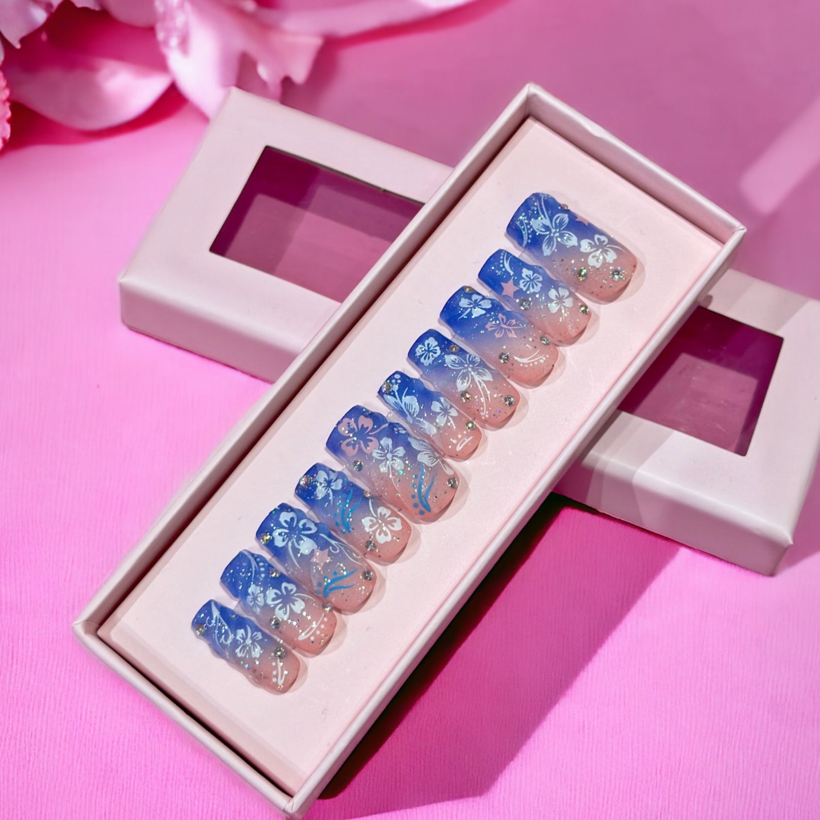 blue white flower square medium set