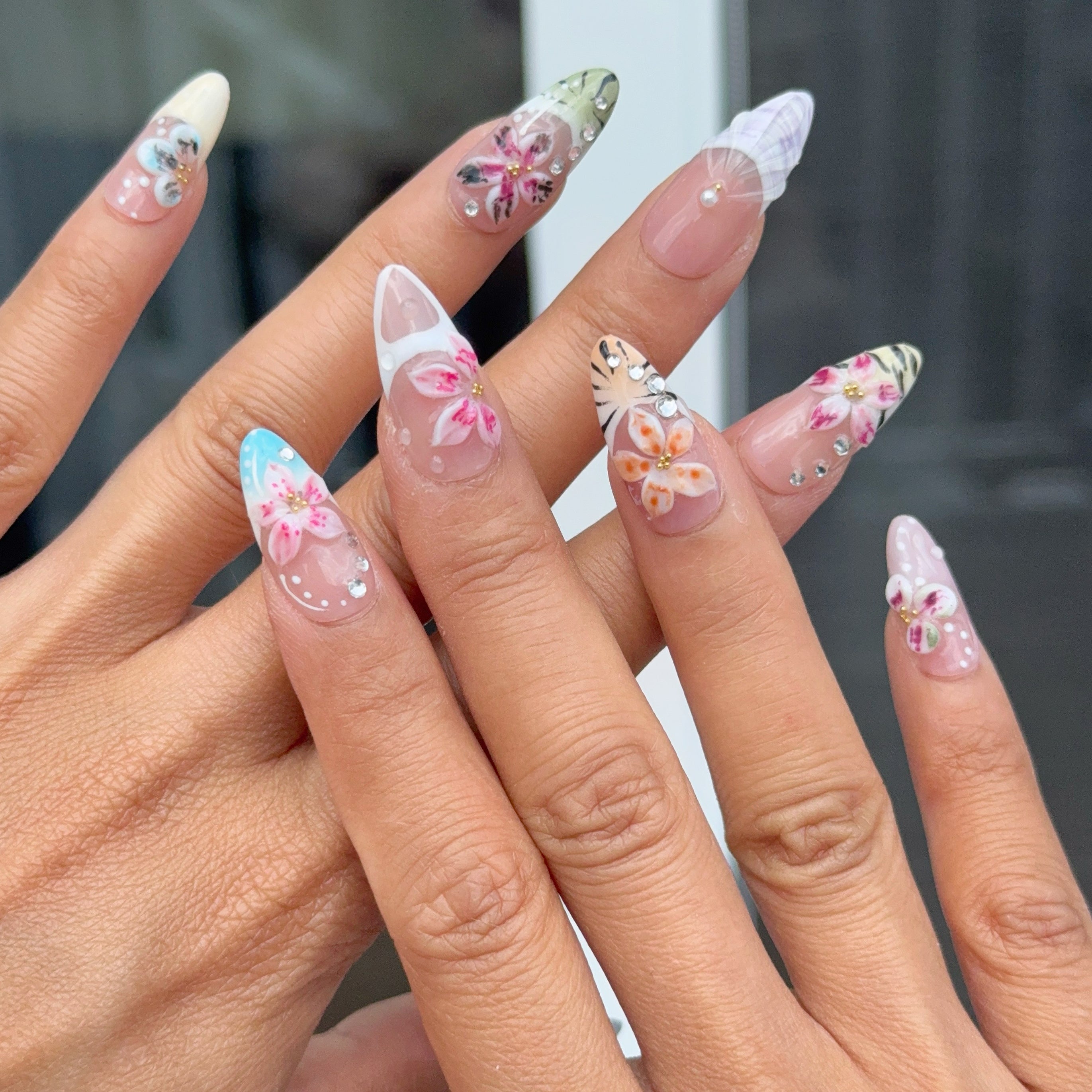 Luxuriant Flower Almond Set