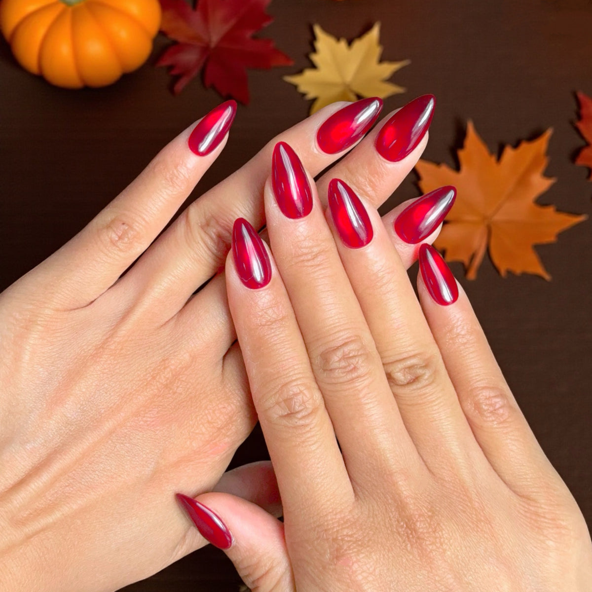 Candy Eyes press-on nail set, product photo 2