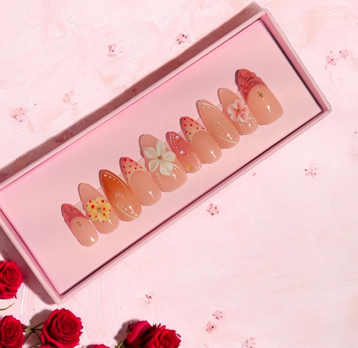 Seasons Love press-on nail set, product photo 4