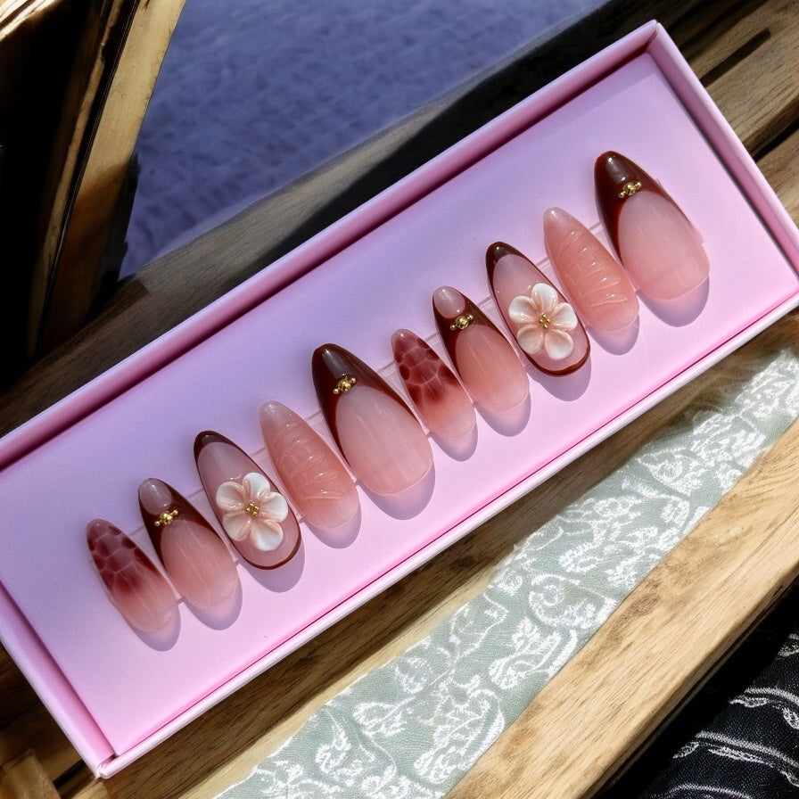 Caramel Blossom press-on nail set, product photo 5
