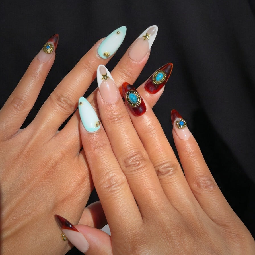 Edgy Charming press-on nail set, product photo 2