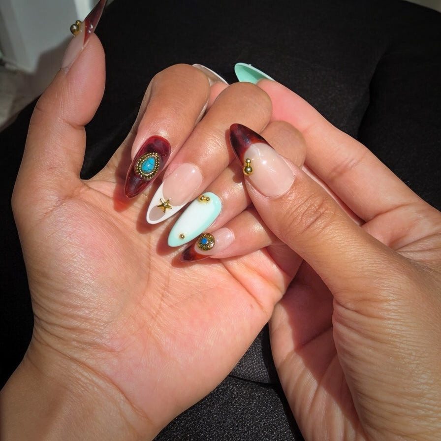 Edgy Charming press-on nail set, product photo 3