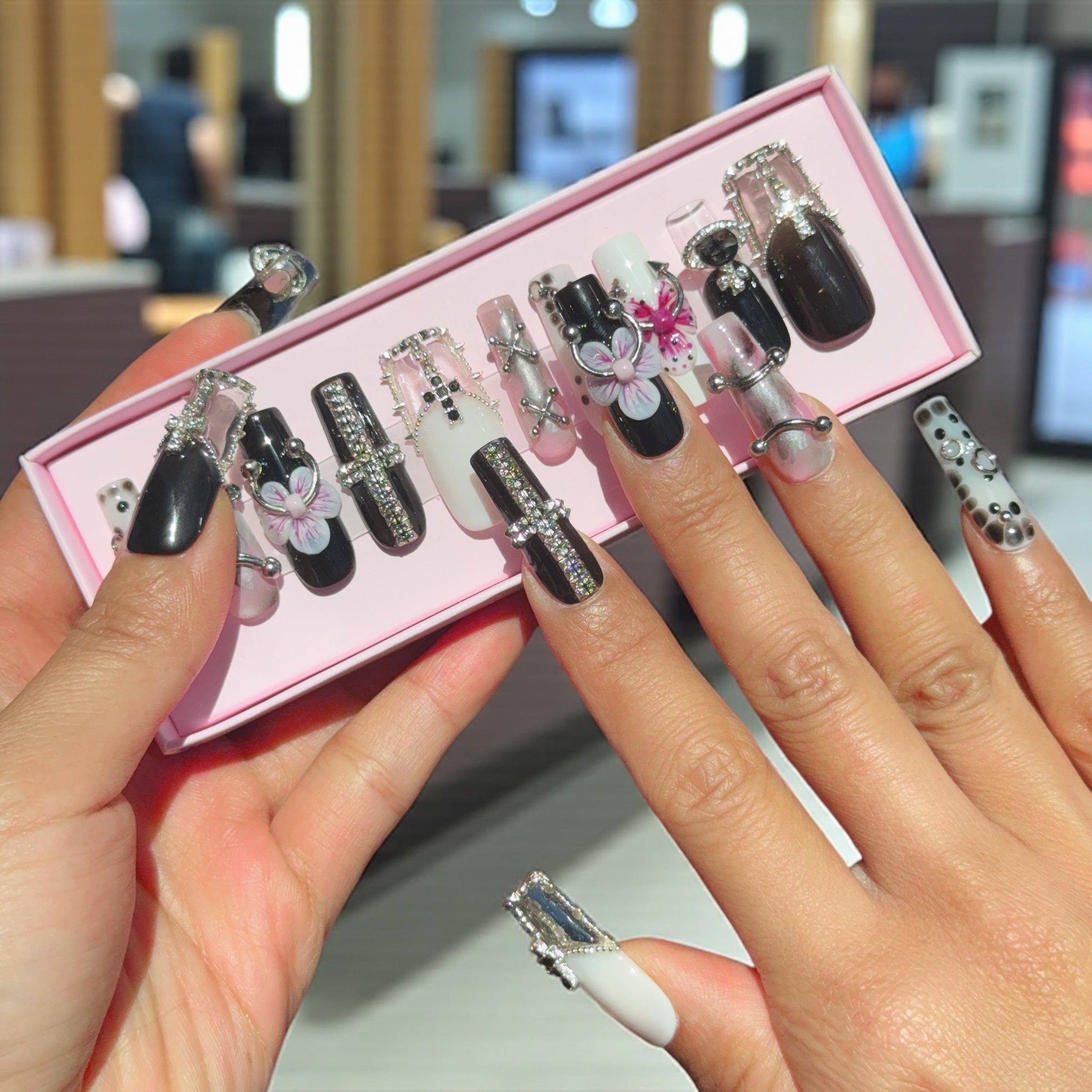 Chrome pixel Romance